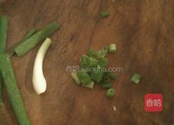 农家味道豆角炖肉的做法图解1