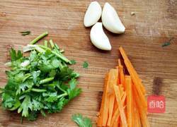 凉拌黄瓜豆芽胡萝卜的做法图解4