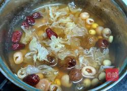 银耳莲子红枣甜汤的做法图解3