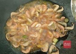 河虾炒韭菜的做法图解2