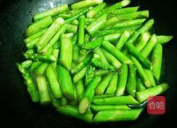 芦笋炒虾仁的做法图解9