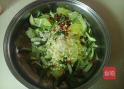 开胃黄瓜拌凉皮的做法图解2