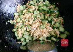 黄瓜鸡蛋炒米饭的做法图解3