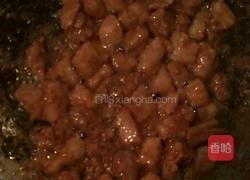 毛豆粒炒肉丁的做法图解3