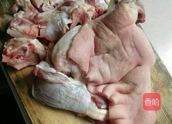 Q弹凉猪蹄的做法图解1