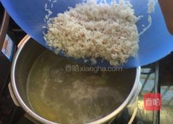 老鸽子桂圆滋补新米粥的做法图解5