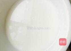 鸡蛋肠粉的做法图解1