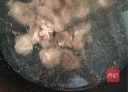 冬瓜绿豆排骨汤的做法图解2