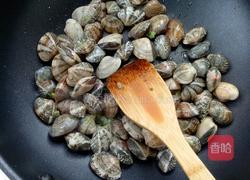 炒蚬子的做法图解2