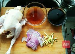 电饭锅焖鸡的做法图解1