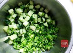 尖椒炒肉末的做法图解1