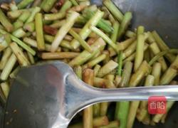 炒芋梗的做法图解3