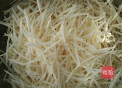 韭菜炒茭瓜丝的做法图解1