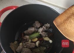 腐竹牛腩煲的做法图解3