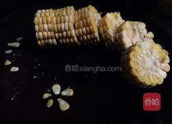 排骨胡萝卜玉米汤的做法图解3