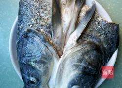 双色剁椒鱼头的做法图解3