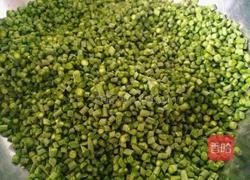 猪肉豇豆馅饺子的做法图解3