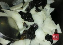 白萝卜烧肉的做法图解1