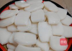 酸豆角年糕的做法图解2