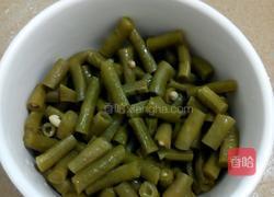 酸豆角年糕的做法图解3