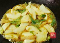 肥肉爆炒青椒酸笋的做法图解9