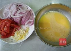 洋葱番茄炒鸡蛋的做法图解1
