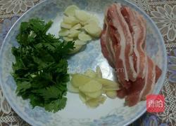 茶树菇炒五花肉的做法图解3