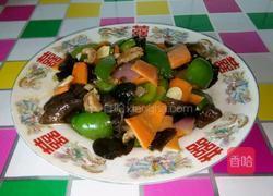 青椒胡萝卜炒木耳的做法图解7