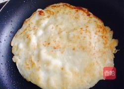 香蕉鸡蛋卷的做法图解3