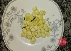 银耳莲子红枣汤的做法图解2