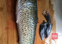 清蒸草鱼之孔雀开屏的做法图解1