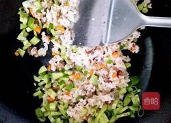 太阳花牛肉炒饭的做法图解8