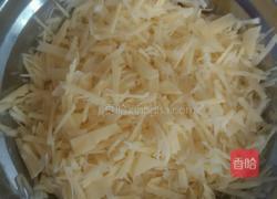 椒盐玉米土豆饼的做法图解1