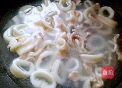 咖喱煮三鲜的做法图解2
