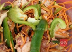 胡萝卜青椒炒鸭肉的做法图解11