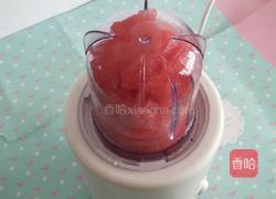 蜂蜜西瓜冰沙的做法图解5