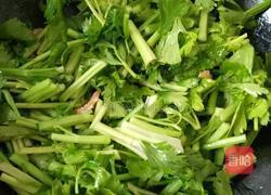 芹菜虾米的做法图解4