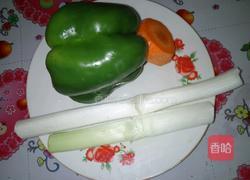 彩椒炒鸡蛋的做法图解1