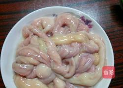 猪粉肠煲咸菜苦瓜汤的做法图解2