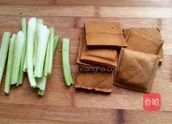 西芹炒香干的做法图解2