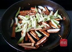 西芹炒香干的做法图解6