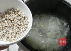 百合银耳羹的做法图解3