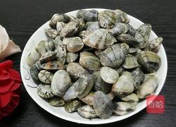 辣椒炒花甲的做法图解1