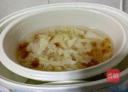 牛奶炖花胶的做法图解2