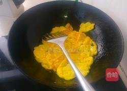 鸡蛋炒西红柿的做法图解1