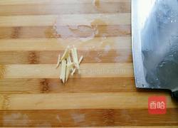 豆腐干炒洋葱胡萝卜片的做法图解2