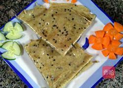 绿豆黑芝麻鸡蛋饼的做法图解3