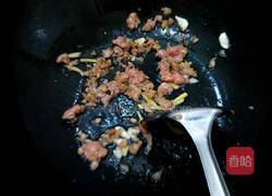 肉沫圆椒炒菜花的做法图解5