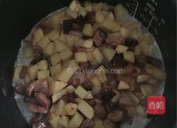 土豆腊肉焖大米饭的做法图解10