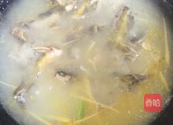 昂刺鱼（黄刺鱼）豆腐汤的做法图解4